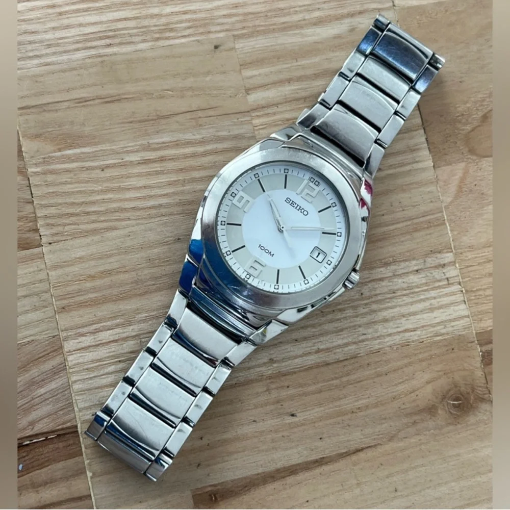 Seiko Luxury Men's Watch Stainless Bracelet Large Round White Dial Date Window